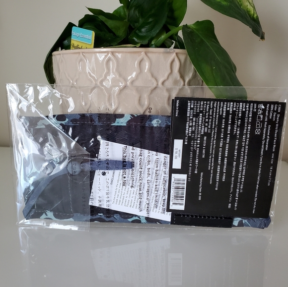 Coach Shark Patch Print Face Mask - Picture 5 of 6